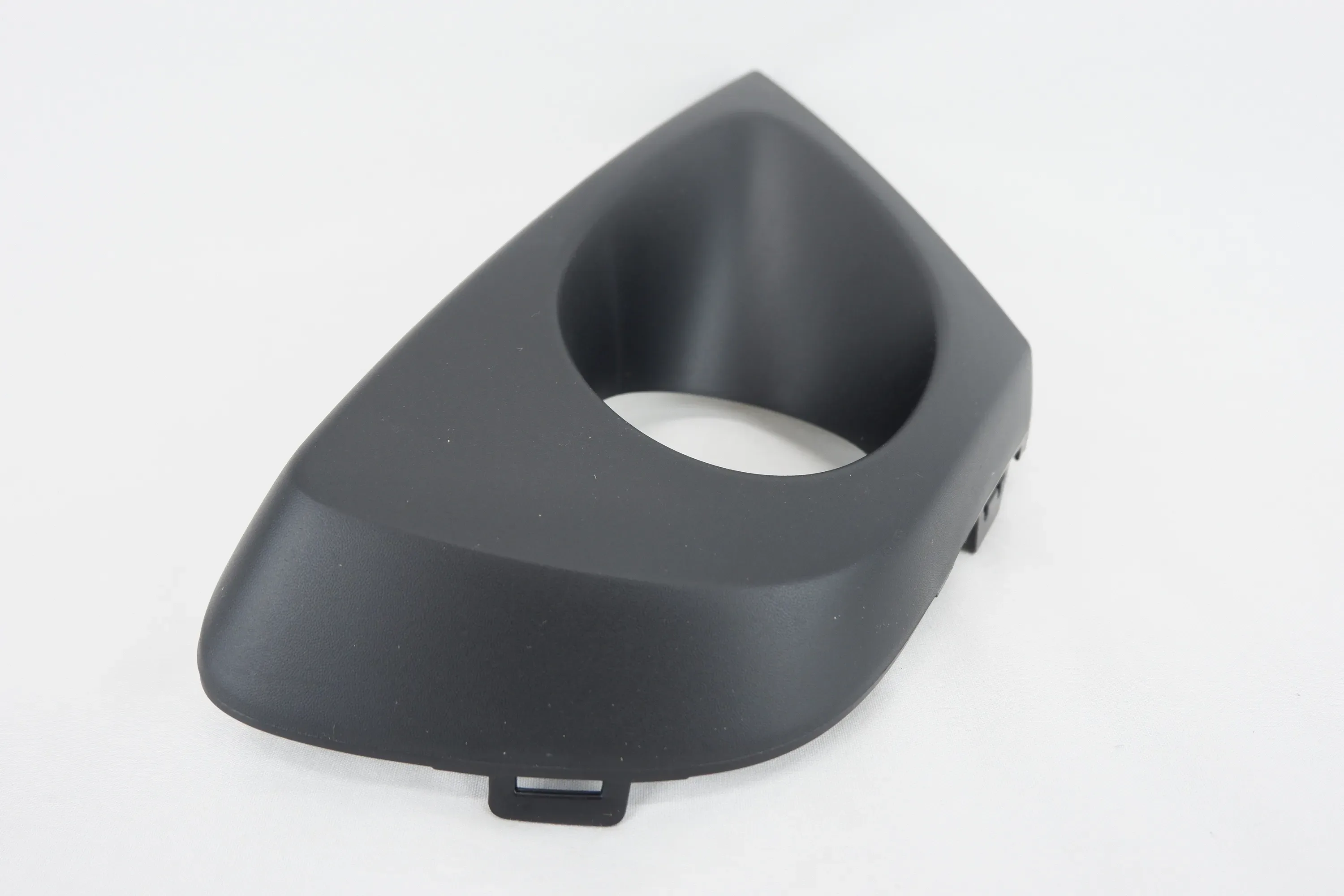 Облицовка птф левая на Renault Duster 261A33451R 261A33451R